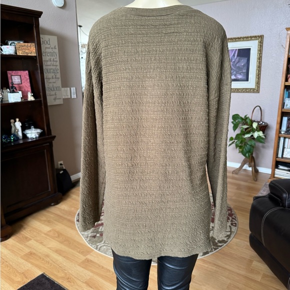 Zara light brown long sleeve blouse-size L - Picture 2 of 9